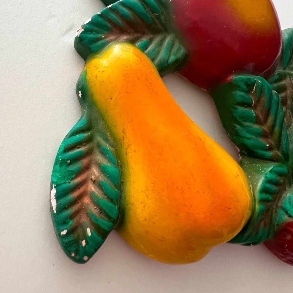 Vintage Arkansas Red Clay Fruit Wall Plaque Pear Apple Strawberries kitschy - Picture 9 of 12